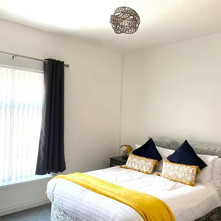 Cosy Cheerful 2 Bedrooms Near Piccadilly, Etihad Stadium Sleeps Up To 5-3